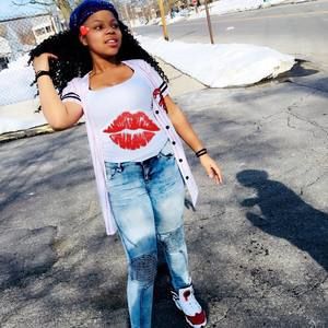 Meet your Posher, Amira